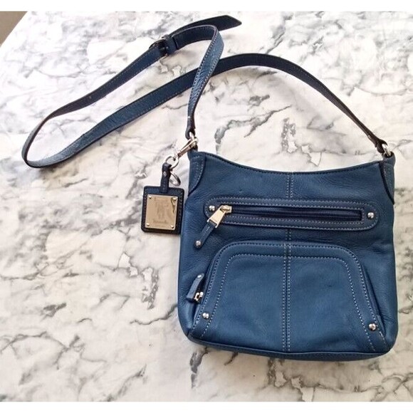 Tignanello Purse Shoulder Bag with Key Chain‎ Blue Pockets - Picture 1 of 6